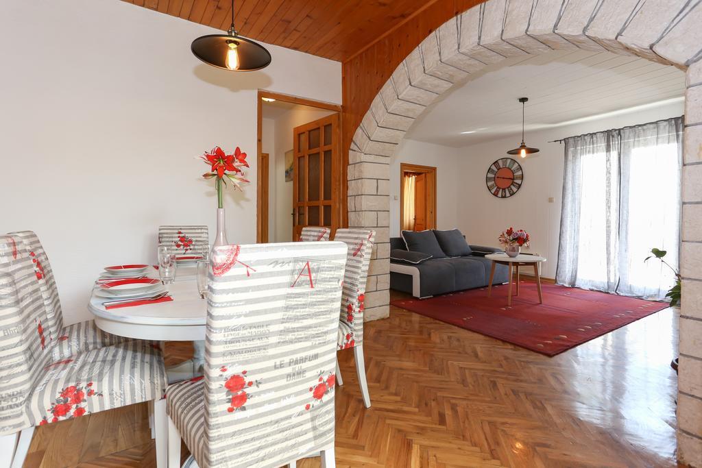 Apartment Mariniva Kaštela Εξωτερικό φωτογραφία